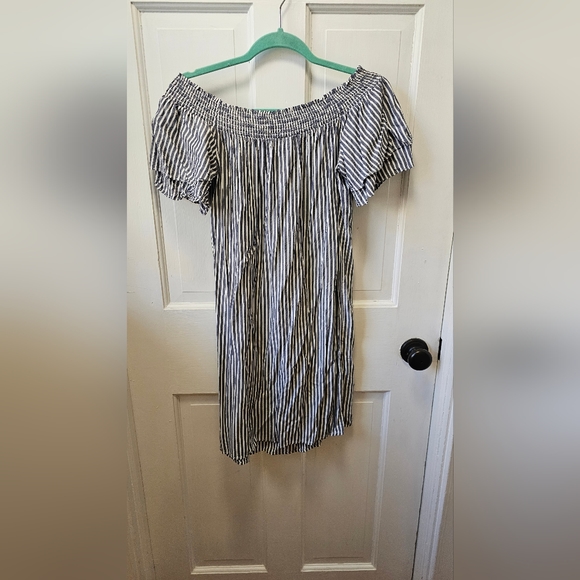 Old Navy off the shoulder blue and white striped dress size extra small - Picture 4 of 4